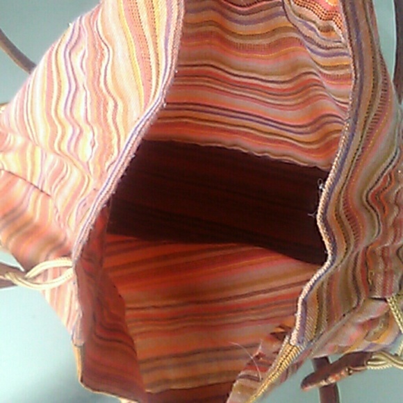 Straw bucket bag ,drawstring closure - Picture 5 of 8